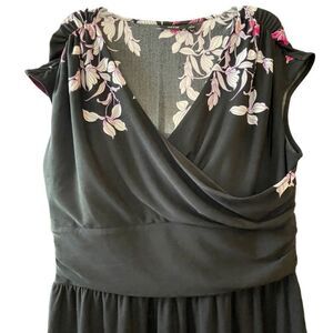 DARK FLORAL BLACK DRESS WITH GATHERED CAP SLEEVES